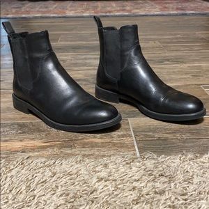 Vagabond black booties